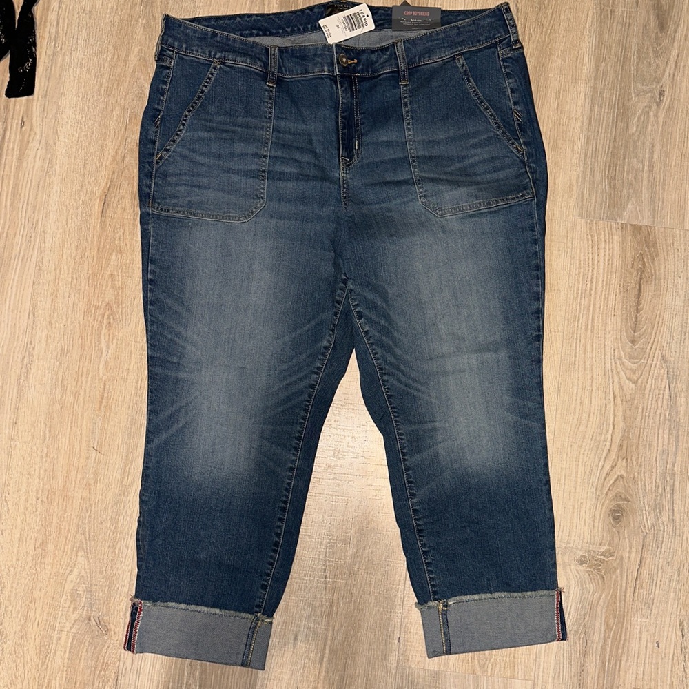 Torrid sz 20 Crop Boyfriend jeans